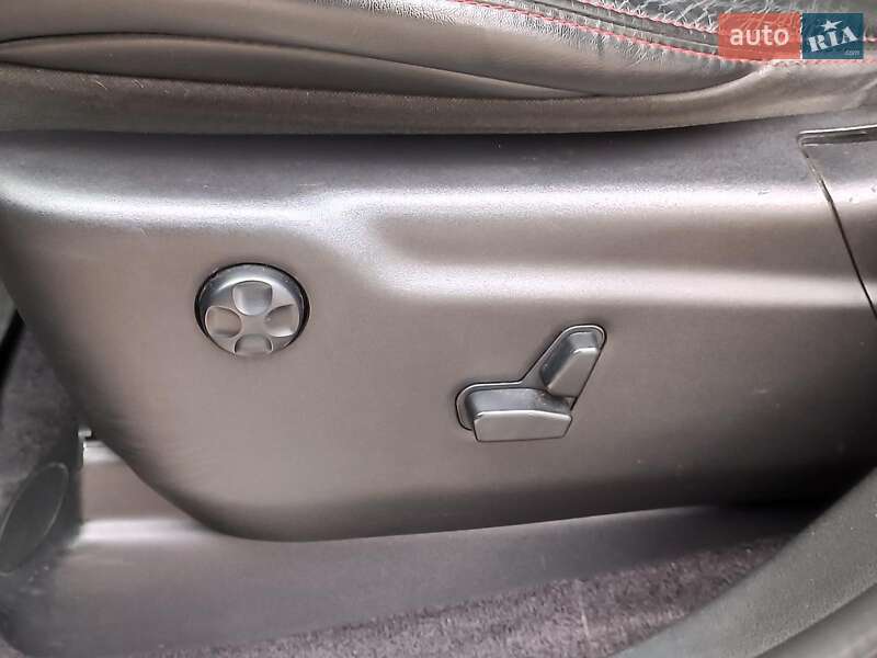 Внедорожник / Кроссовер Jeep Grand Cherokee 2016 в Харькове