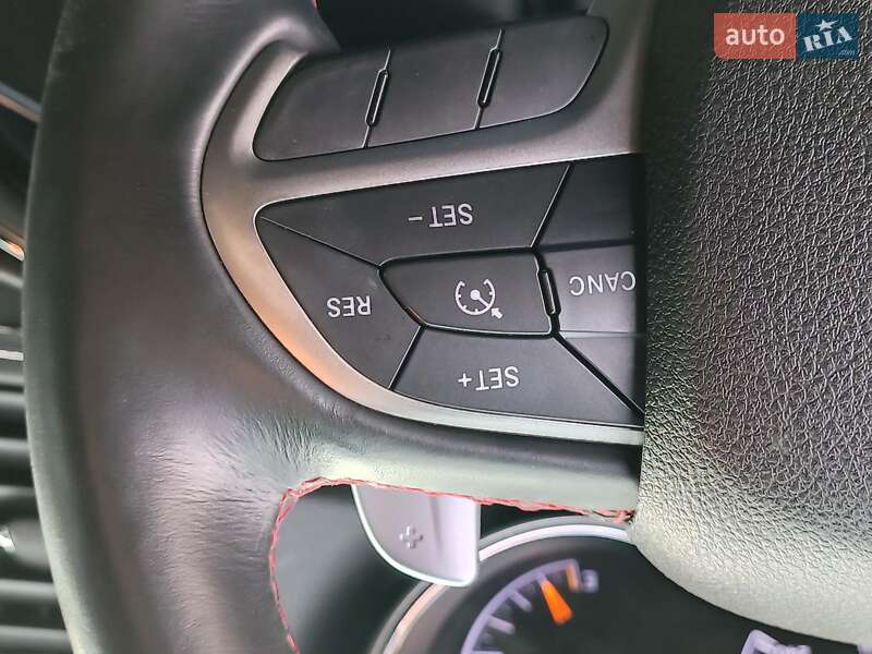 Внедорожник / Кроссовер Jeep Grand Cherokee 2016 в Харькове