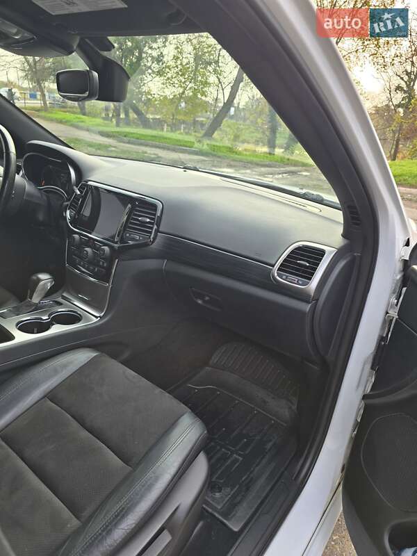 Позашляховик / Кросовер Jeep Grand Cherokee 2020 в Ужгороді