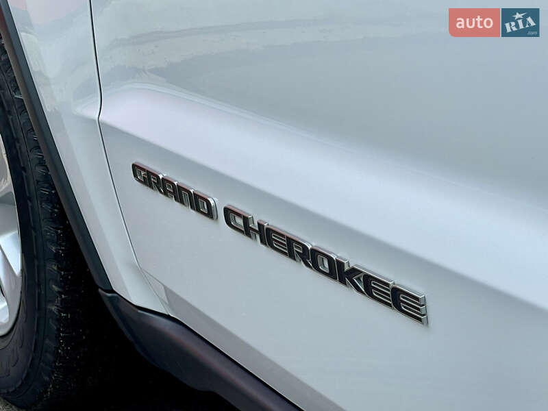 Внедорожник / Кроссовер Jeep Grand Cherokee 2017 в Киеве