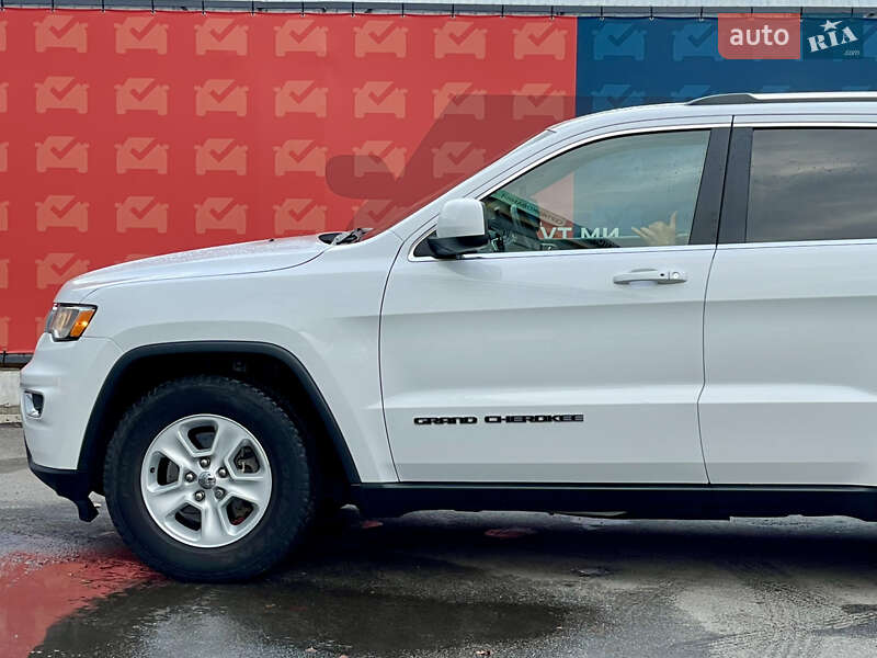 Внедорожник / Кроссовер Jeep Grand Cherokee 2017 в Киеве