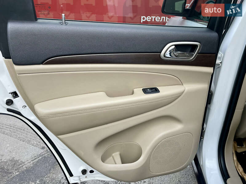 Внедорожник / Кроссовер Jeep Grand Cherokee 2017 в Киеве