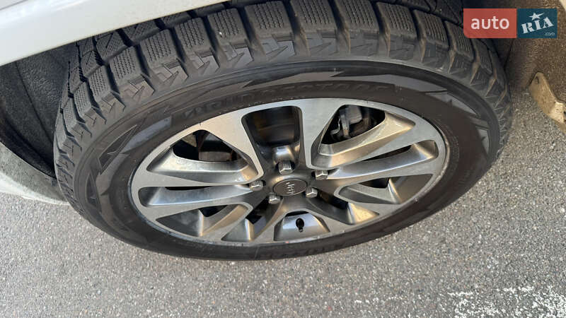 Внедорожник / Кроссовер Jeep Grand Cherokee 2016 в Киеве