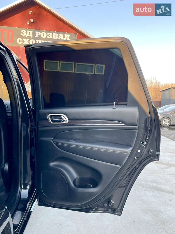 Внедорожник / Кроссовер Jeep Grand Cherokee 2016 в Млинове