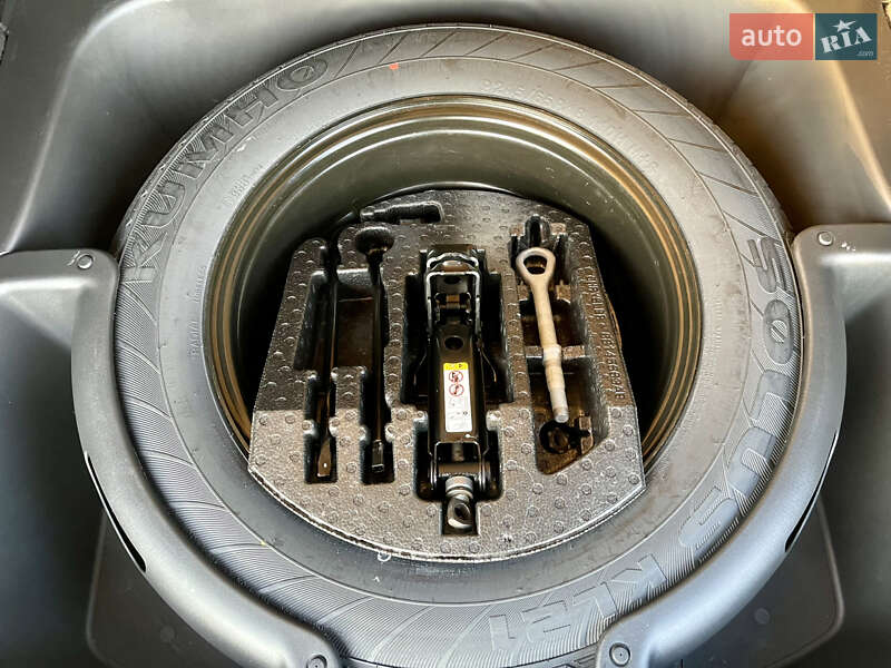 Внедорожник / Кроссовер Jeep Grand Cherokee 2016 в Млинове