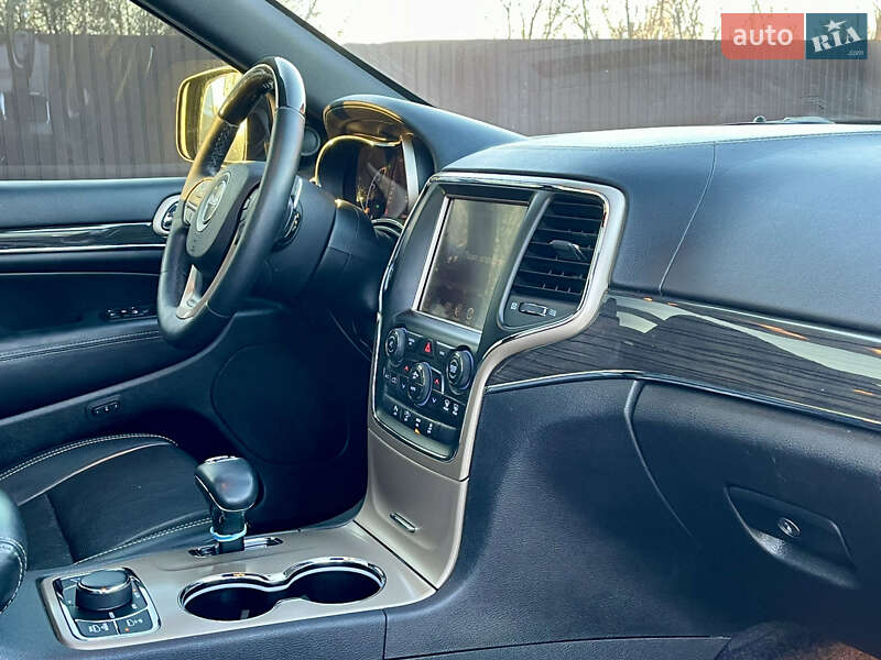 Внедорожник / Кроссовер Jeep Grand Cherokee 2016 в Млинове