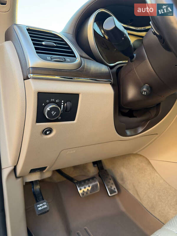 Внедорожник / Кроссовер Jeep Grand Cherokee 2016 в Киеве