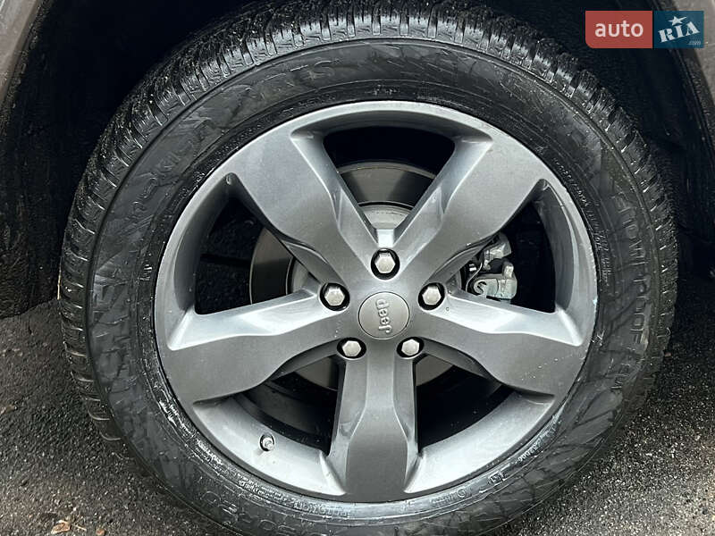 Внедорожник / Кроссовер Jeep Grand Cherokee 2021 в Киеве