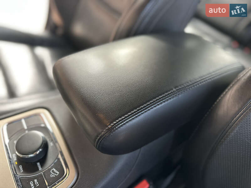 Внедорожник / Кроссовер Jeep Grand Cherokee 2013 в Одессе