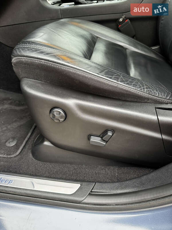 Внедорожник / Кроссовер Jeep Grand Cherokee 2019 в Киеве фото 29 Внедорожник / Кроссовер Jeep Grand Cherokee 2019 в Киеве