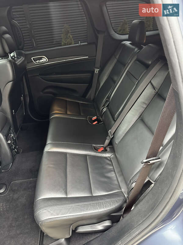 Внедорожник / Кроссовер Jeep Grand Cherokee 2019 в Киеве фото 35 Внедорожник / Кроссовер Jeep Grand Cherokee 2019 в Киеве