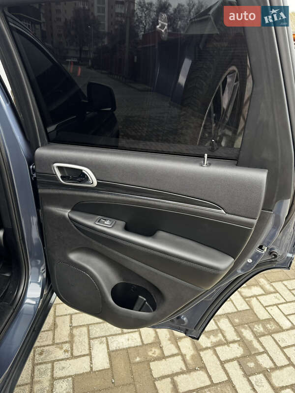 Внедорожник / Кроссовер Jeep Grand Cherokee 2019 в Киеве фото 38 Внедорожник / Кроссовер Jeep Grand Cherokee 2019 в Киеве
