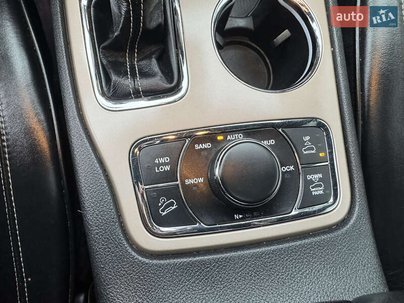 Внедорожник / Кроссовер Jeep Grand Cherokee 2016 в Киеве