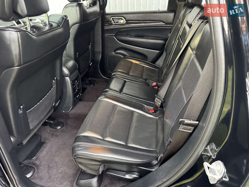 Внедорожник / Кроссовер Jeep Grand Cherokee 2016 в Киеве
