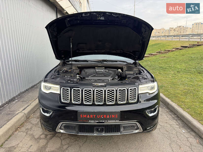 Внедорожник / Кроссовер Jeep Grand Cherokee 2016 в Киеве