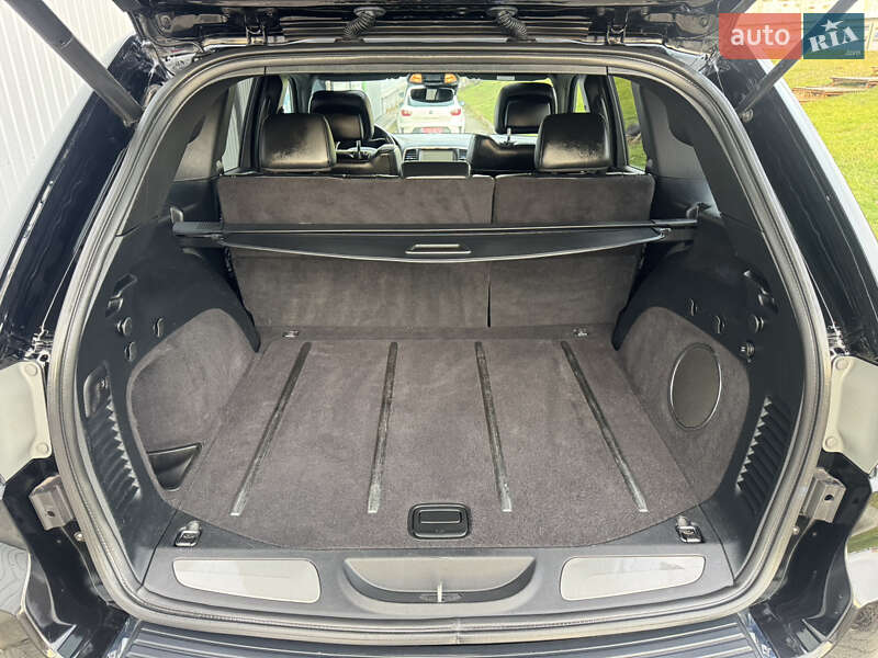 Внедорожник / Кроссовер Jeep Grand Cherokee 2016 в Киеве