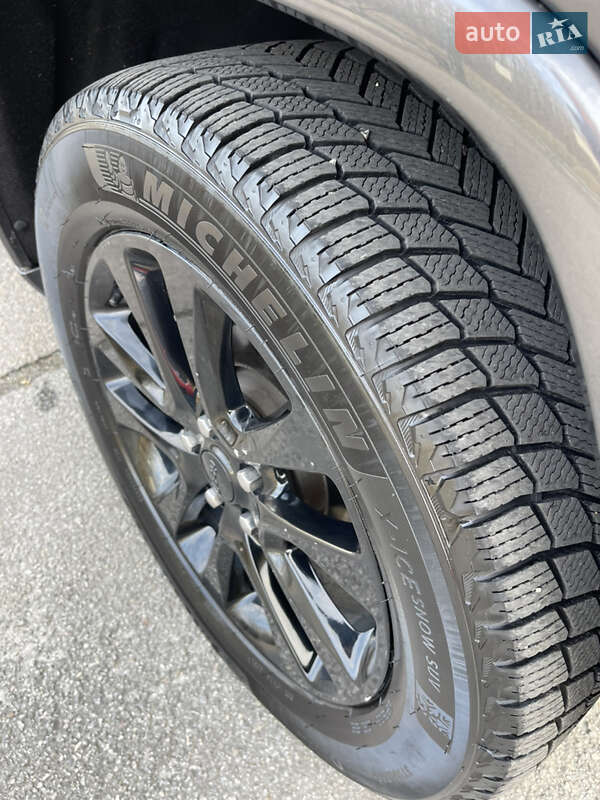 Внедорожник / Кроссовер Jeep Grand Cherokee 2019 в Харькове