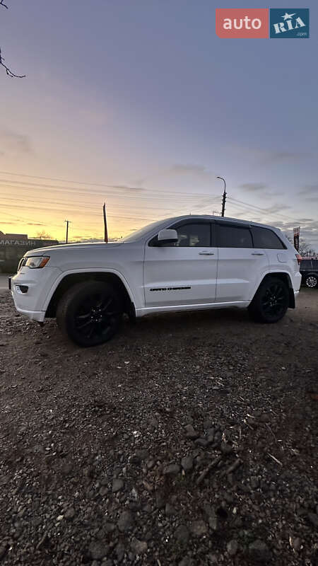 Внедорожник / Кроссовер Jeep Grand Cherokee 2017 в Смеле