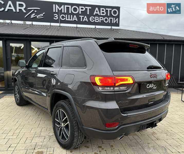 Внедорожник / Кроссовер Jeep Grand Cherokee 2016 в Львове