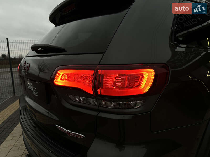 Внедорожник / Кроссовер Jeep Grand Cherokee 2016 в Львове