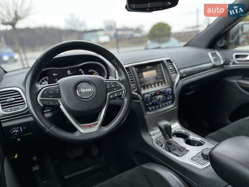 Внедорожник / Кроссовер Jeep Grand Cherokee 2016 в Львове