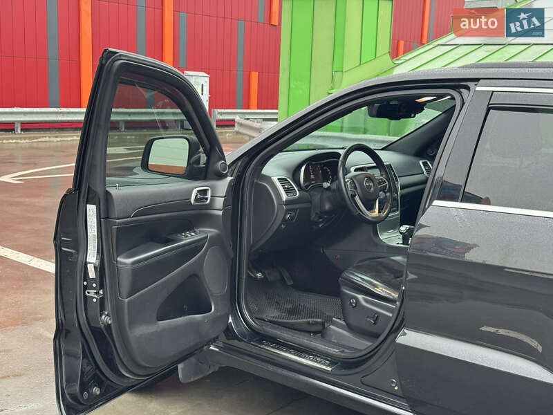 Внедорожник / Кроссовер Jeep Grand Cherokee 2015 в Киеве