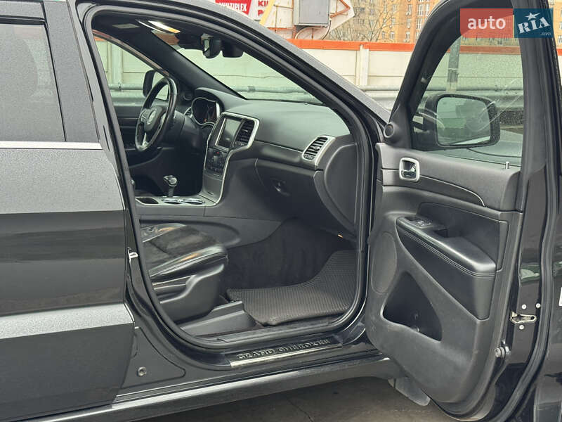 Внедорожник / Кроссовер Jeep Grand Cherokee 2015 в Киеве