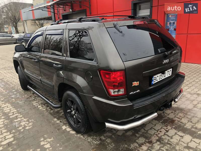 Внедорожник / Кроссовер Jeep Grand Cherokee 2005 в Калуше
