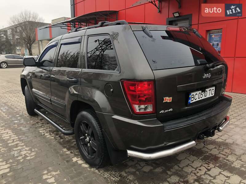 Внедорожник / Кроссовер Jeep Grand Cherokee 2005 в Калуше