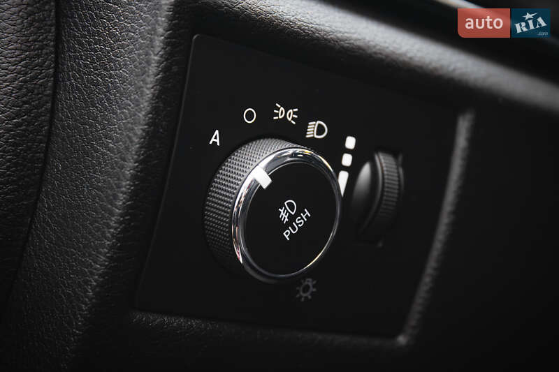 Внедорожник / Кроссовер Jeep Grand Cherokee 2017 в Киеве фото 31 Внедорожник / Кроссовер Jeep Grand Cherokee 2017 в Киеве