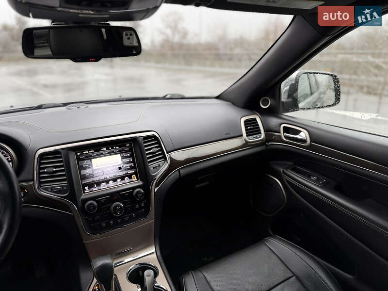 Позашляховик / Кросовер Jeep Grand Cherokee 2016 в Києві
