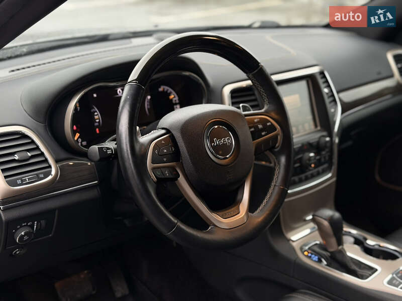 Позашляховик / Кросовер Jeep Grand Cherokee 2016 в Києві