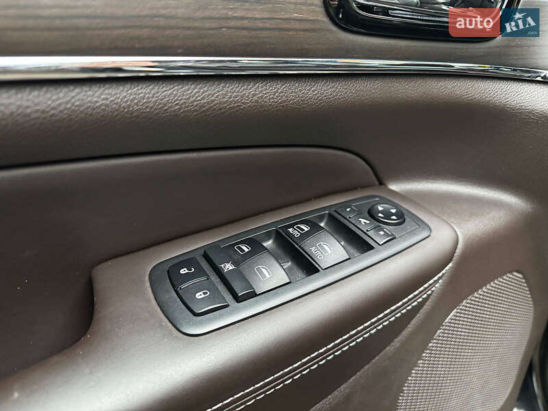 Внедорожник / Кроссовер Jeep Grand Cherokee 2018 в Киеве фото 16 Внедорожник / Кроссовер Jeep Grand Cherokee 2018 в Киеве
