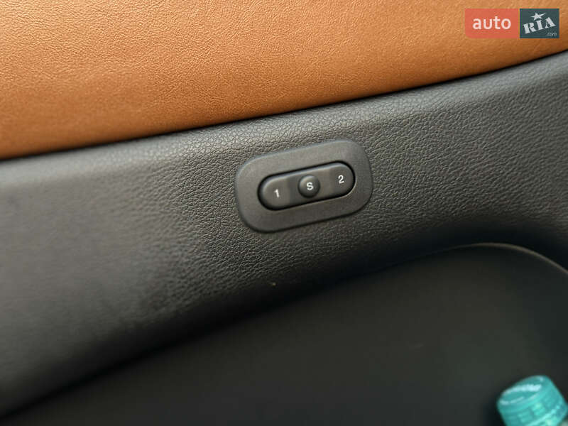 Внедорожник / Кроссовер Jeep Grand Cherokee 2011 в Киеве