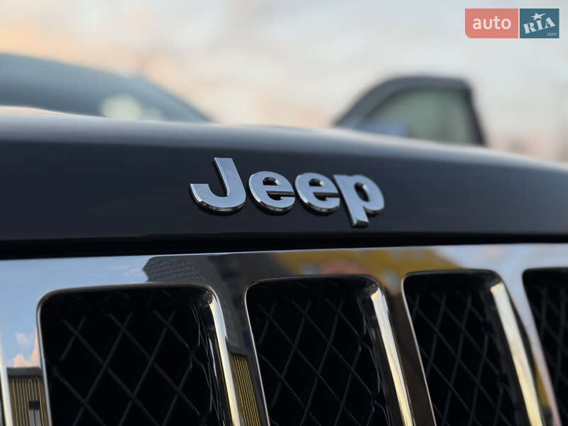 Внедорожник / Кроссовер Jeep Grand Cherokee 2011 в Киеве