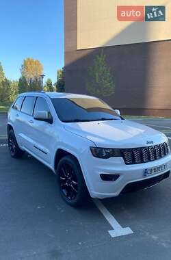 Внедорожник / Кроссовер Jeep Grand Cherokee 2017 в Чернигове