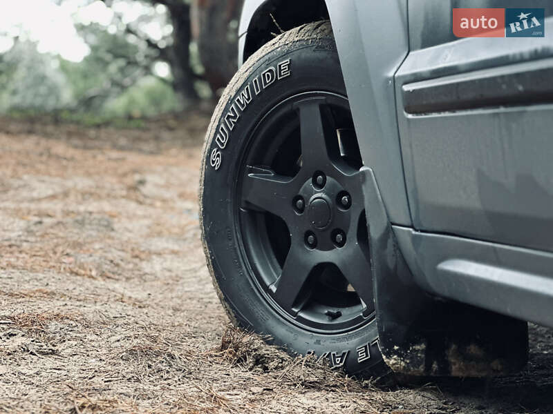 Внедорожник / Кроссовер Jeep Grand Cherokee 2005 в Кременчуге