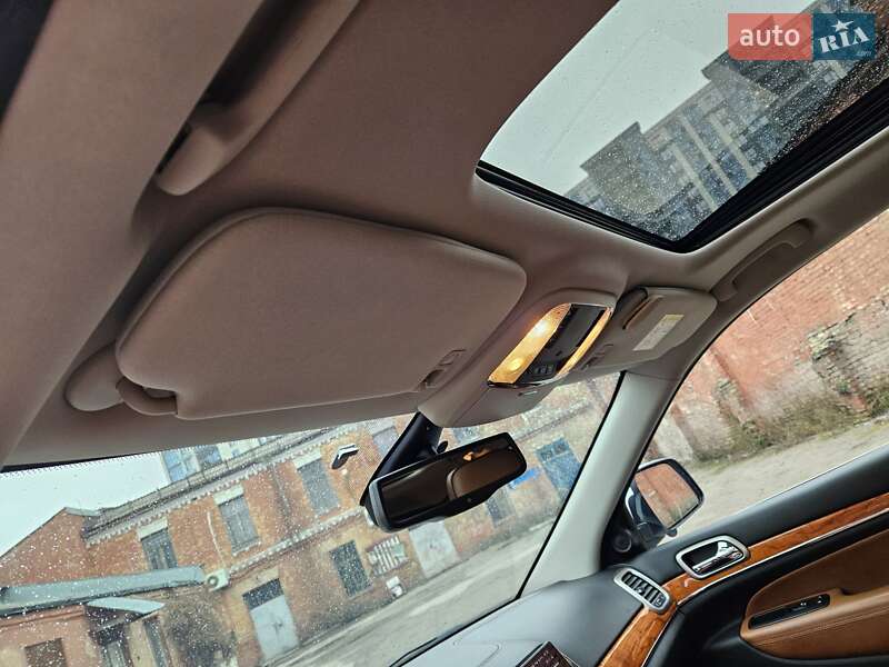 Внедорожник / Кроссовер Jeep Grand Cherokee 2012 в Киеве