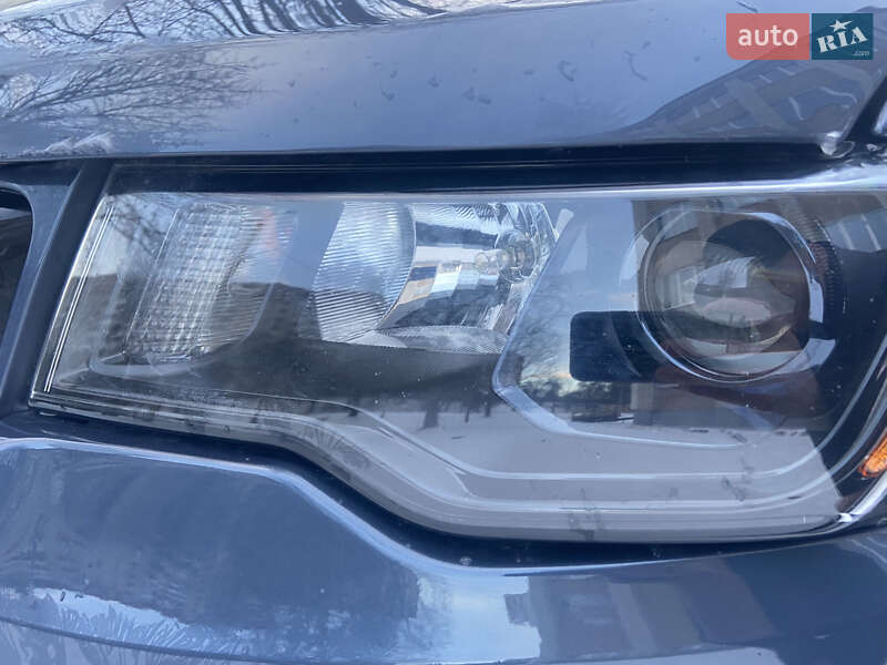 Позашляховик / Кросовер Jeep Grand Cherokee 2019 в Львові фото 7 Позашляховик / Кросовер Jeep Grand Cherokee 2019 в Львові