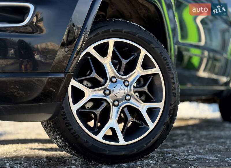 Внедорожник / Кроссовер Jeep Grand Cherokee 2019 в Киеве