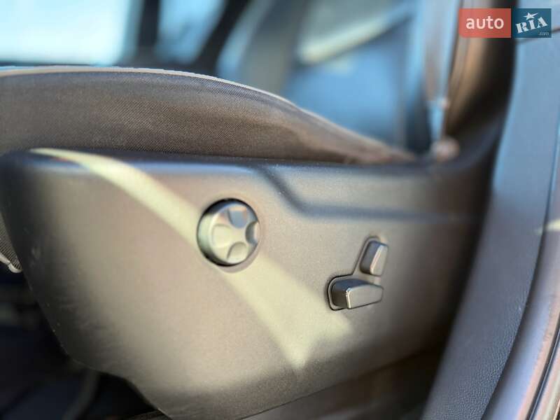 Внедорожник / Кроссовер Jeep Grand Cherokee 2019 в Киеве