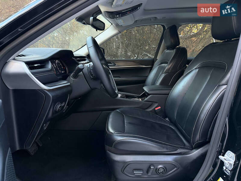 Внедорожник / Кроссовер Jeep Grand Cherokee 2021 в Киеве