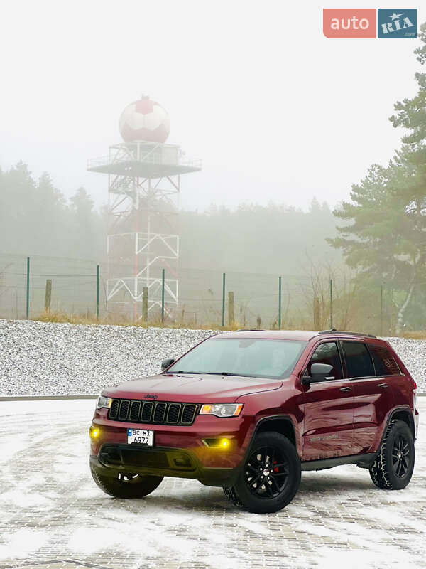 Внедорожник / Кроссовер Jeep Grand Cherokee 2017 в Львове