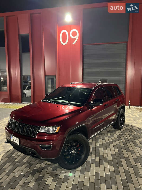 Внедорожник / Кроссовер Jeep Grand Cherokee 2017 в Львове