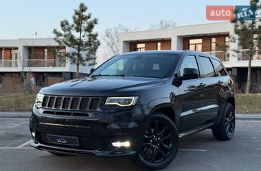 Внедорожник / Кроссовер Jeep Grand Cherokee 2017 в Киеве