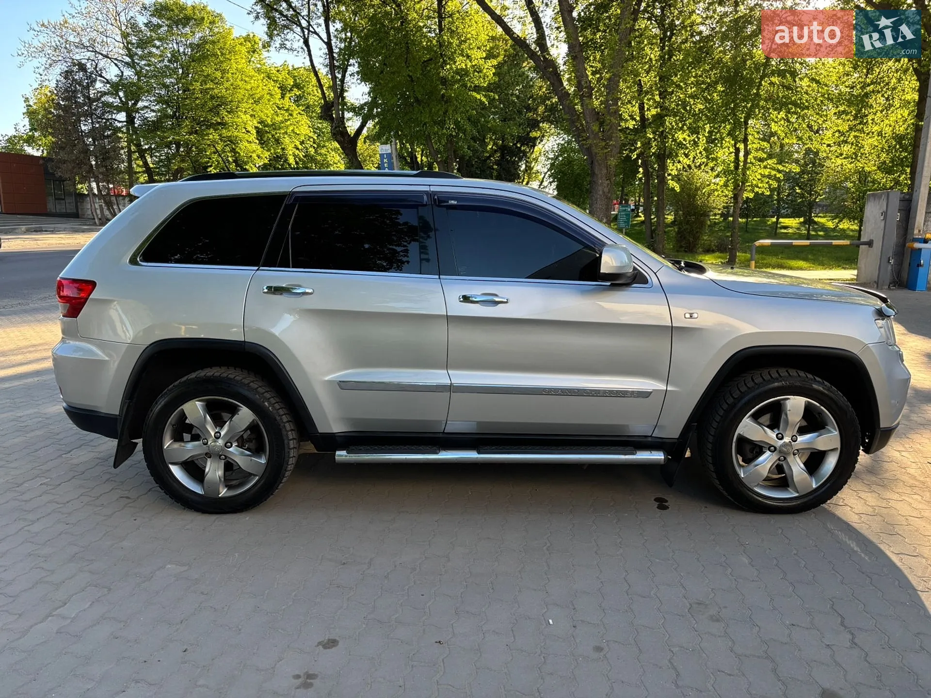 2011 Jeep Grand Cherokee - мініатюра 6