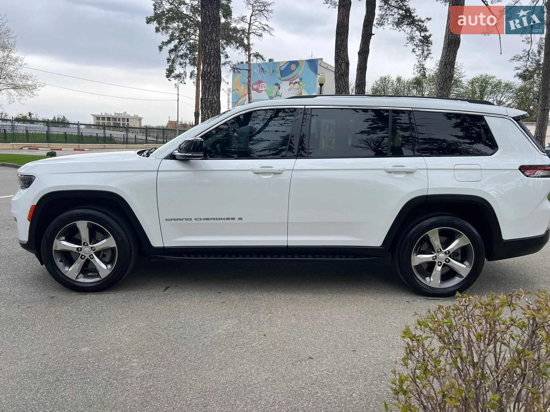 2021 Jeep Grand Cherokee - фото 1