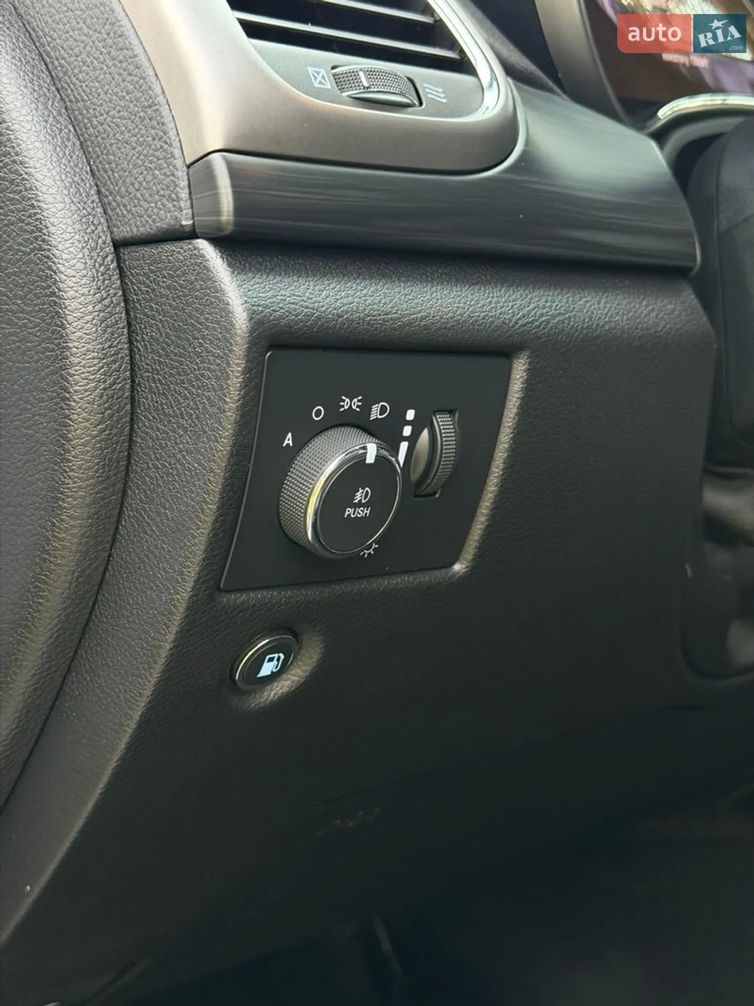 2019 Jeep Grand Cherokee - мініатюра 29