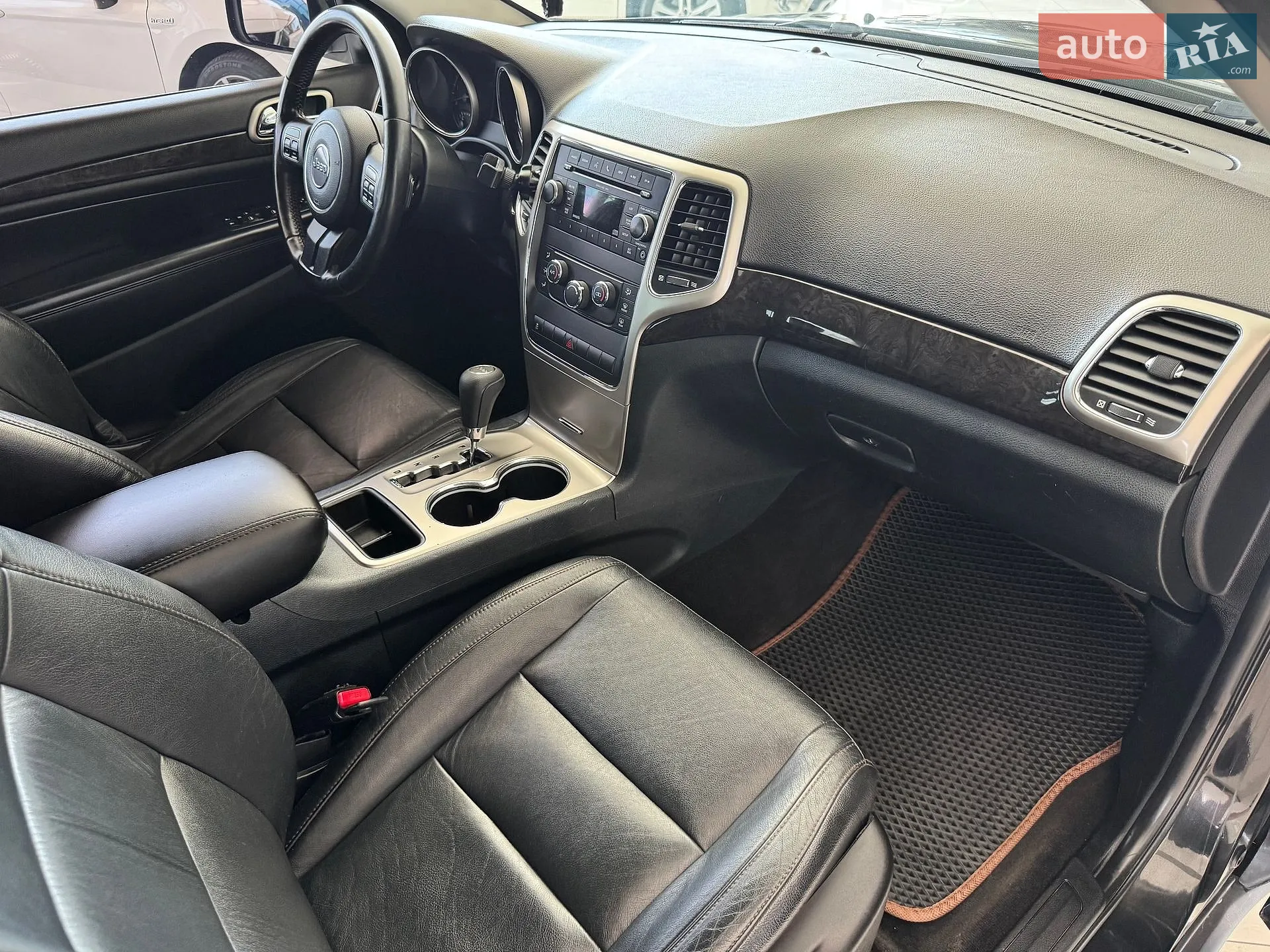 2010 Jeep Grand Cherokee - мініатюра 14