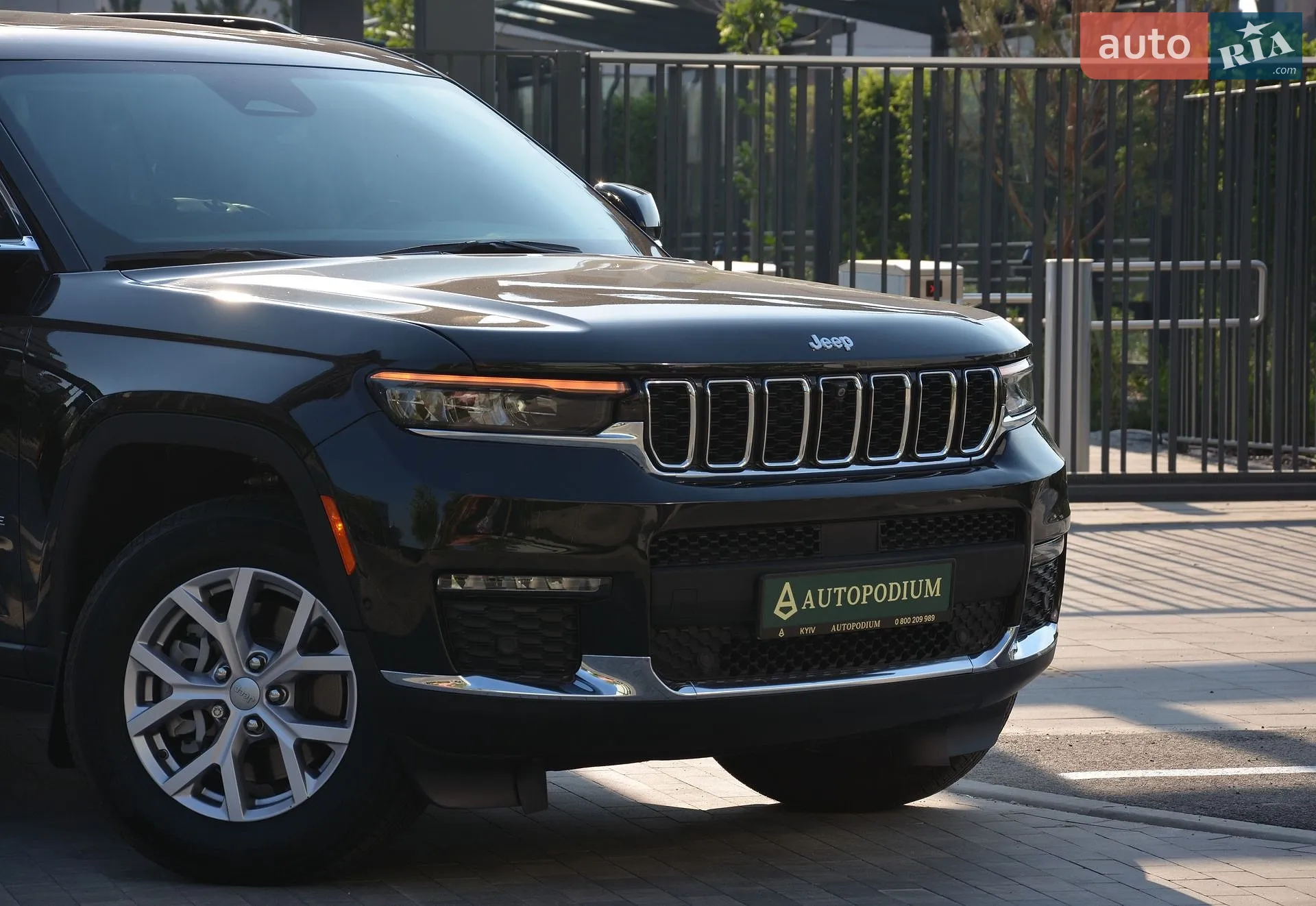 Jeep Grand Cherokee 2022 VIN 1C4RJKBG1N8621931 фото оголошення 3 з 70
